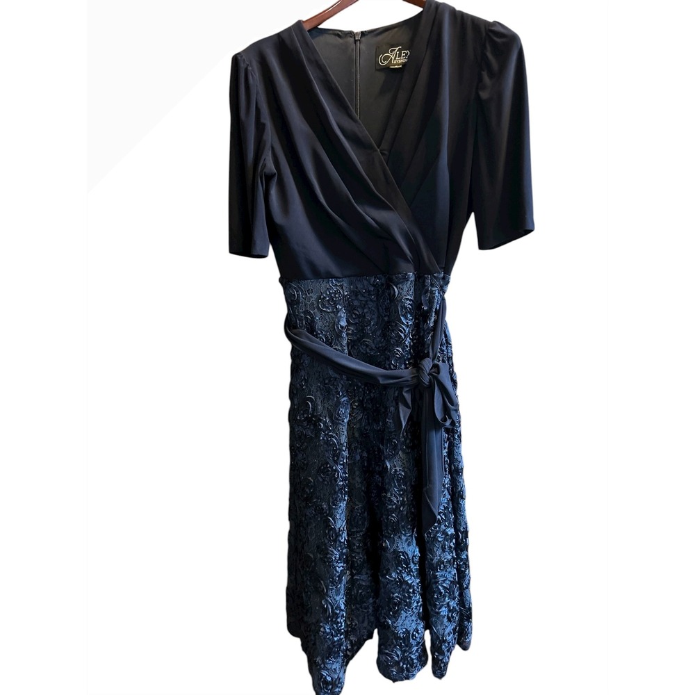 Elegant Navy Blue Lace Rose Floral Wrap Dress Short Sleeve Knee‎ Length Cocktail